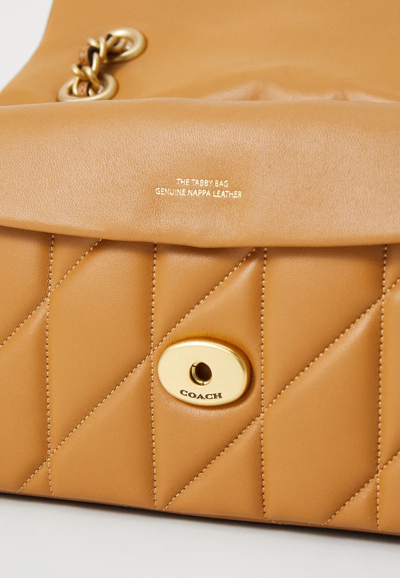 TABBY SHOULDER BAG 26 WITH PILLOW QUILTING - Handbag - black currant