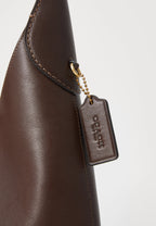 BROOKLYN SHOULDER BAG - Handbag - brown